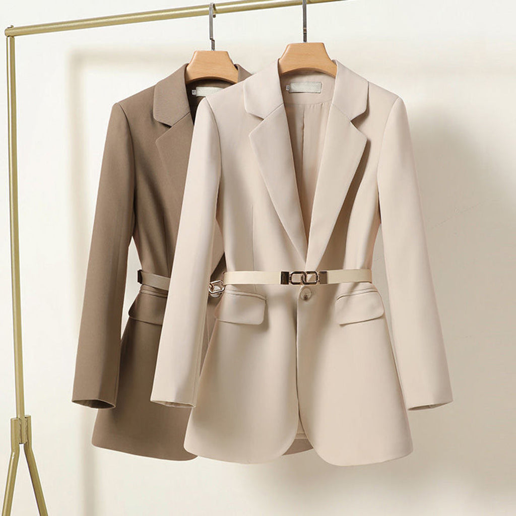 Blazers in beige en crème met riem, front view