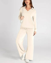 Tweedelige lounge set dames beige comfortabel front view