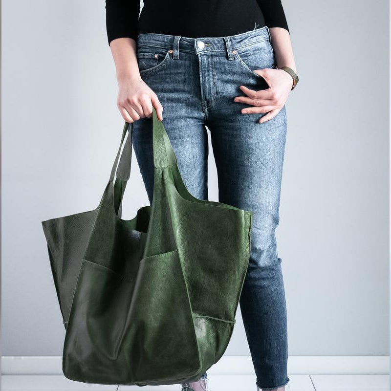 Valerie Oversized schoudertas in vintage leer met ruime draagcapaciteit