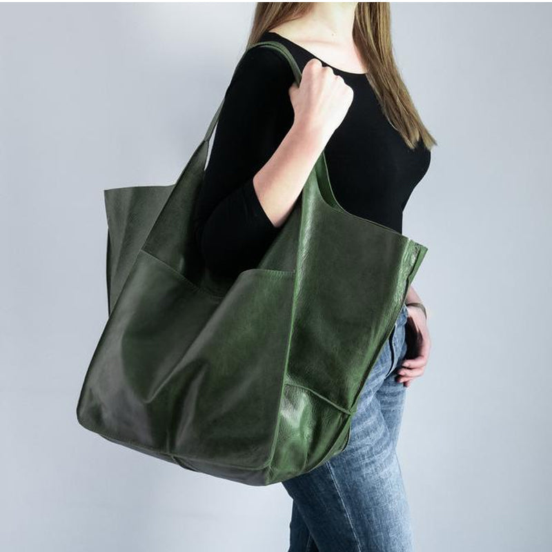 Valerie Oversized schoudertas in vintage leer met ruime draagcapaciteit
