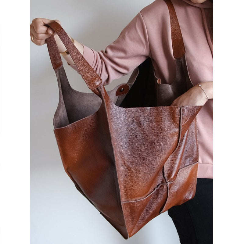 Valerie Oversized schoudertas in vintage leer met ruime draagcapaciteit