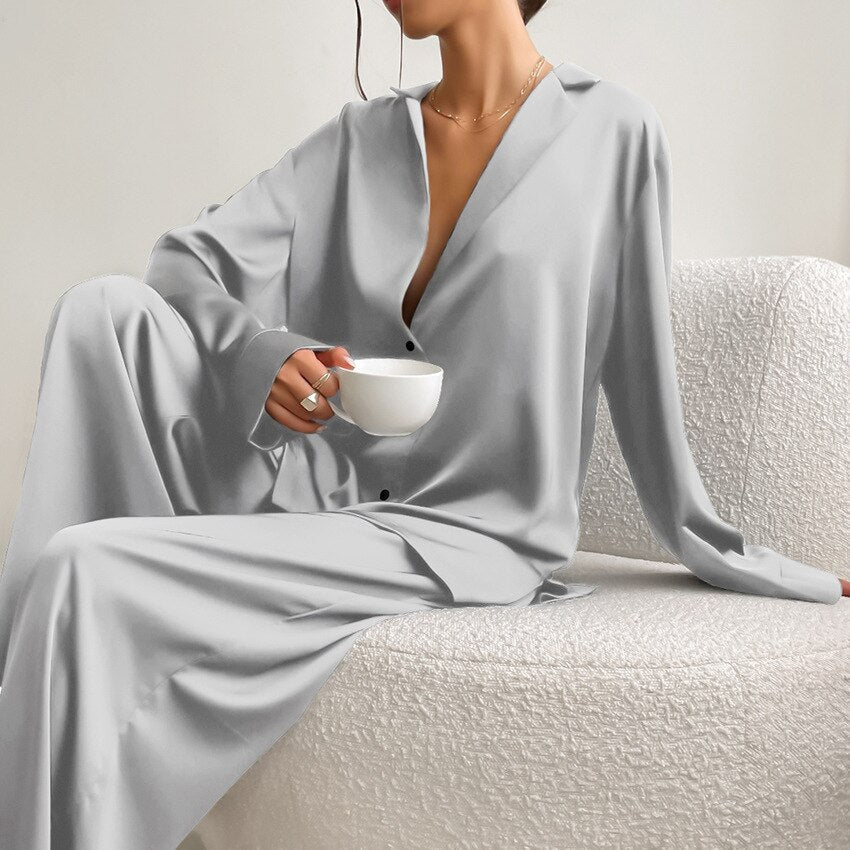 Rozella | Pyjamaset met knoopsluiting en wijde pijpen van satijn voor dames