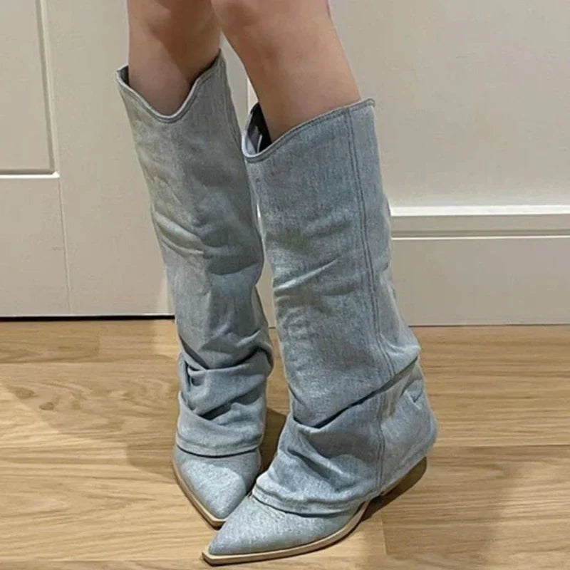 Dames laarzen van denim blauw met spitse punt front view
