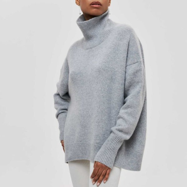 Turtleneck trui lichtblauw oversize zijprofiel