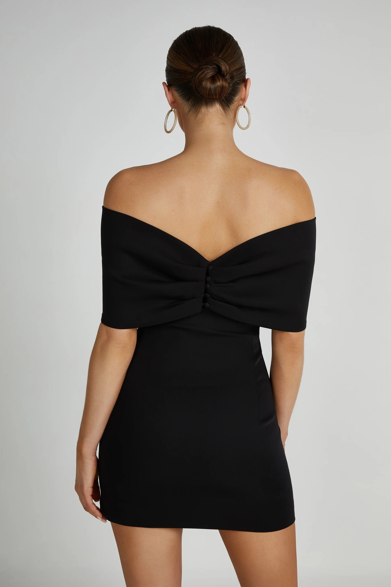 Sophie | Dames Mini Jurk - Zwart Off-Shoulder met Strik, Elegant 2