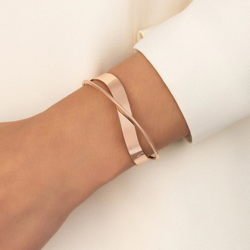 Armband, gedraaide en gelaagde metalen ontwerpen, metaallegering, zilver, Dames