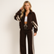 Tweedelige trainingsset dames bruin met witte strepen front view