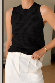 Vanita | Mouwloze top met opengebreide textuur
