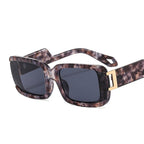 Cora Vierkante zonnebril met luxe details voor dames