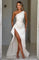 Maxi-jurk wit met asymmetrische hals en spleet detail shot