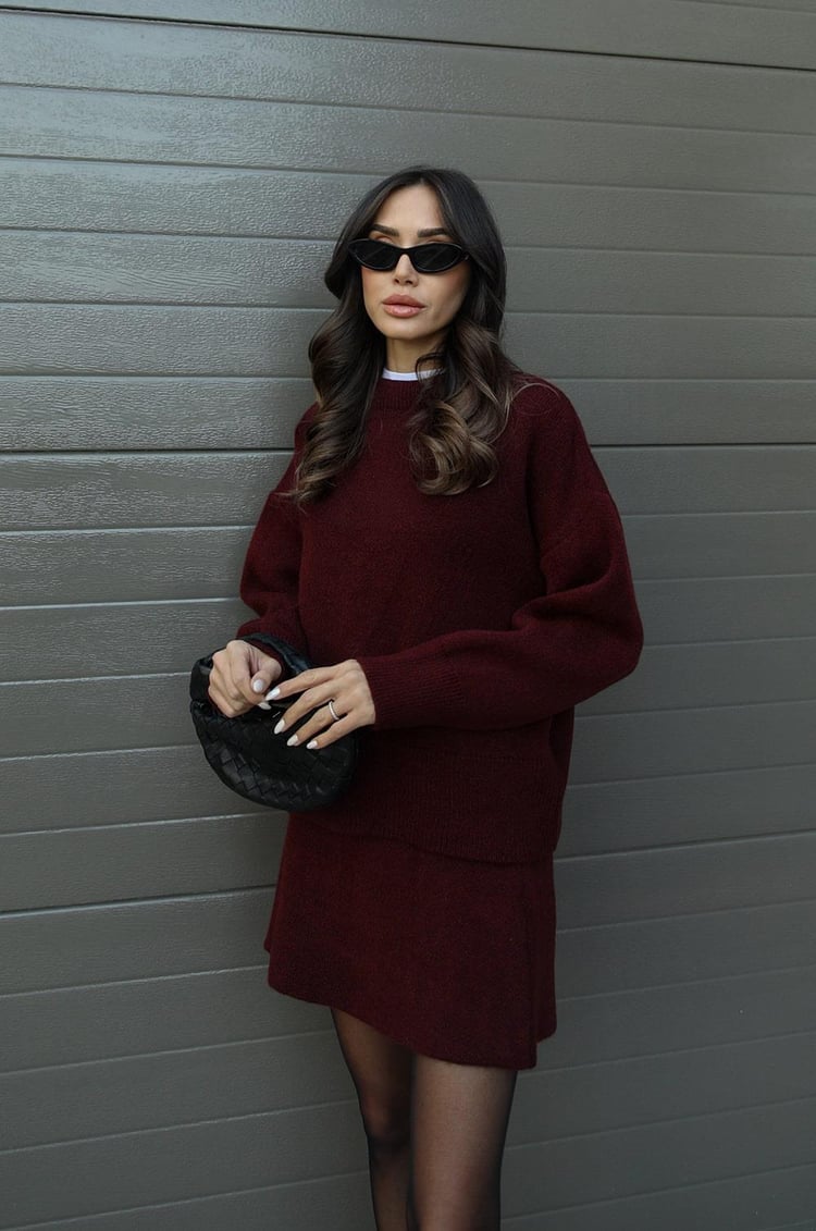 Gebreide set met top en rok, donkerrood, front view