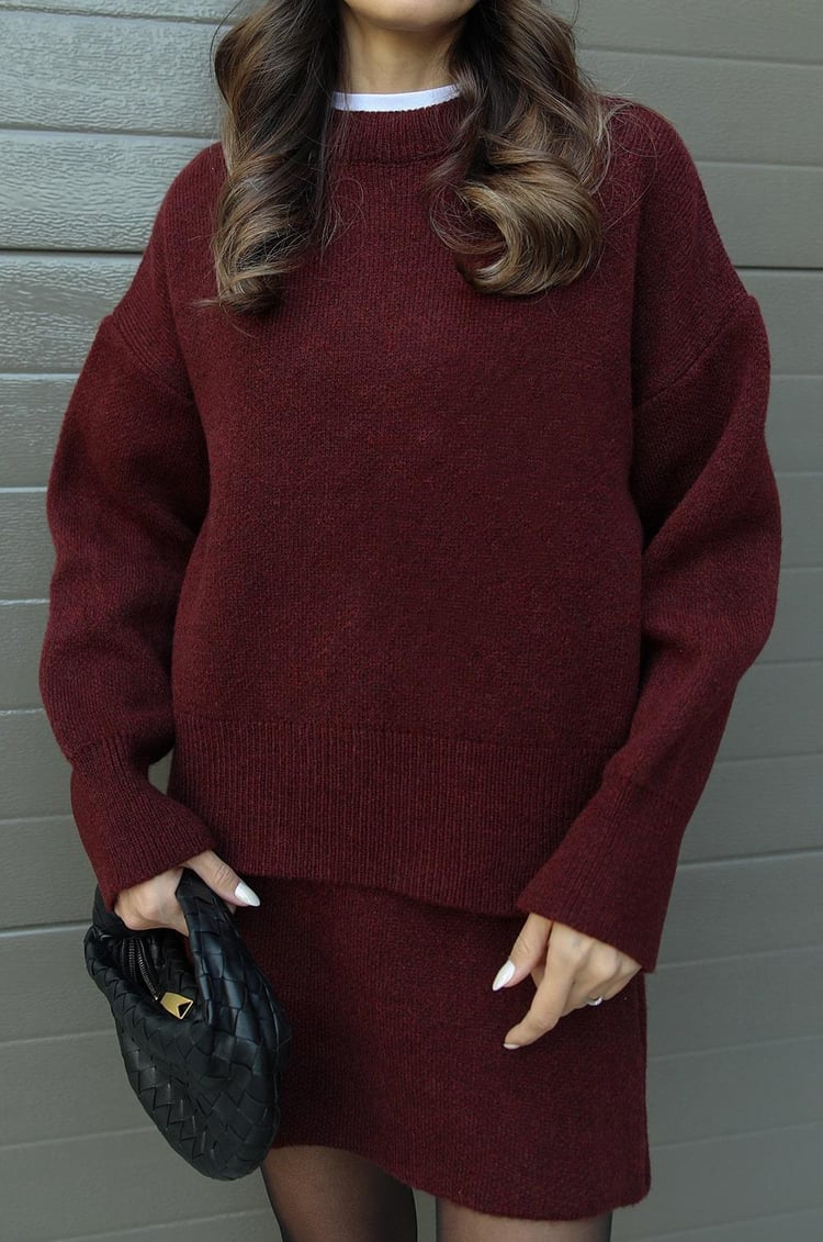 Gebreide trui en rok set donkerrood front view