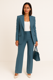 Dames pak blauw met witte blouse en tas front view