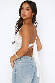 Top wit kant met open rugzijde detail