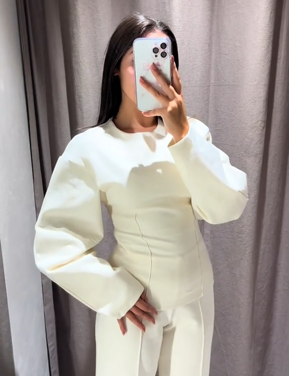 Lounge set witte oversized top en wijde broek front view