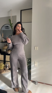 Lounge set grijs oversized top en wijde broek front view