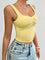 Slim fit tanktop geel met twistdetail vooraanzicht