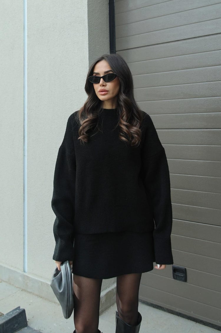Gebreide set zwart met top en rok, front view