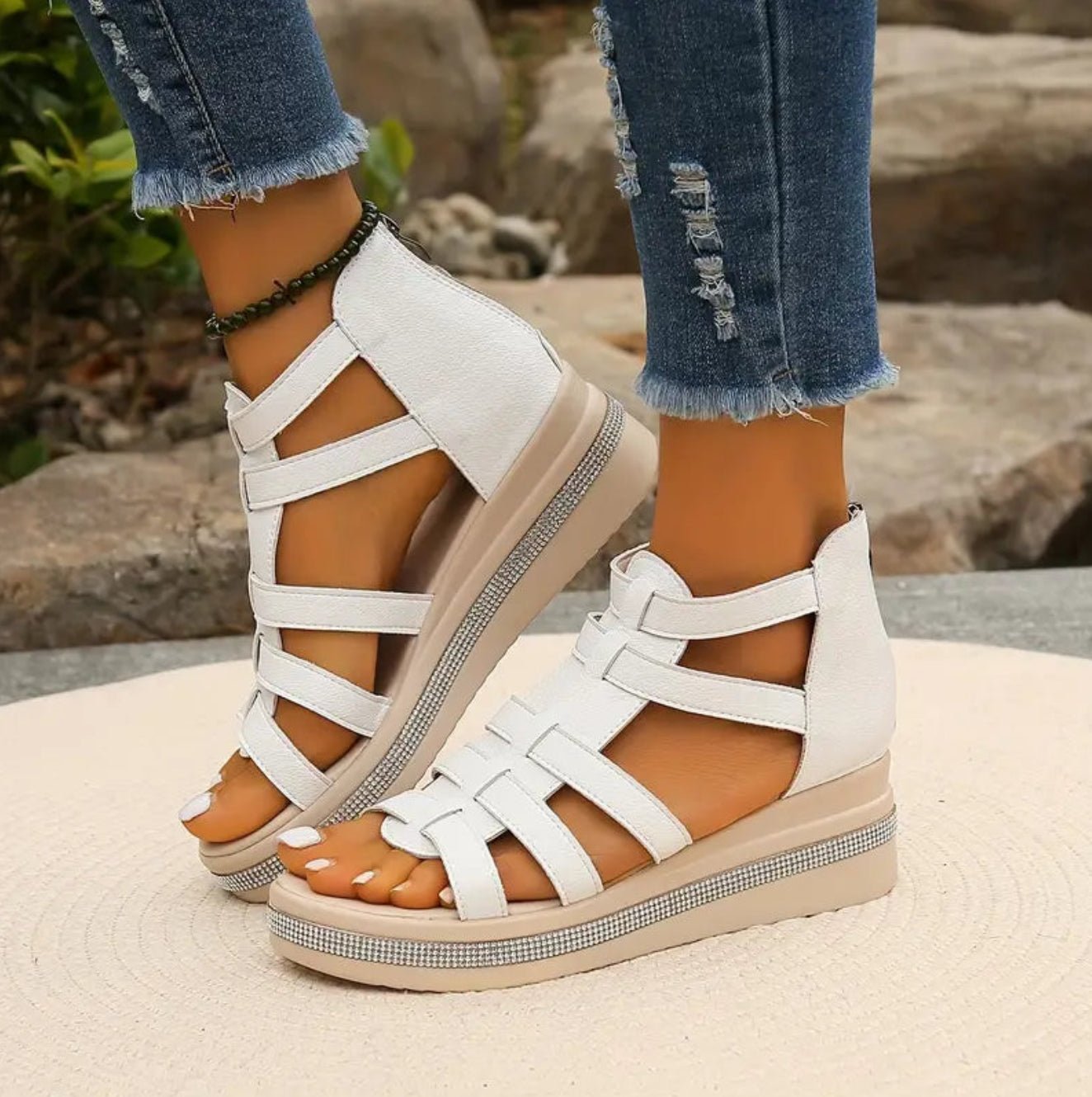 Dames Sandalen Sleehak Kruisbandjes Gespdetail – Vorana