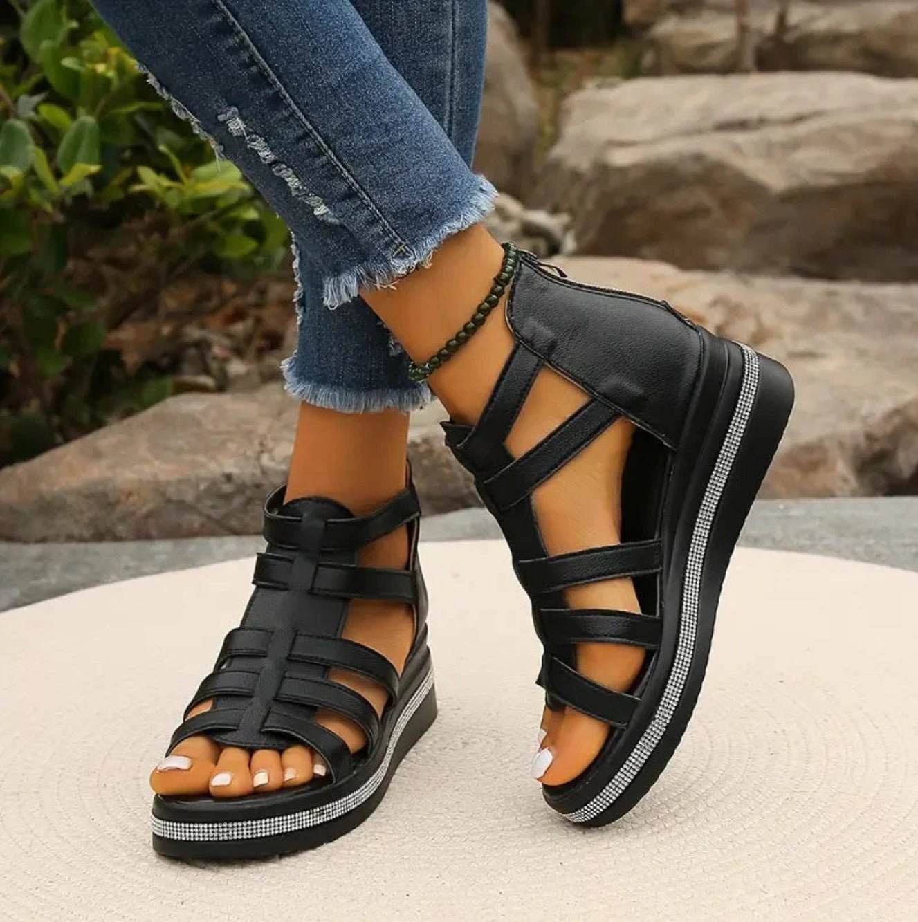 Dames Sandalen Sleehak Kruisbandjes Gespdetail – Vorana