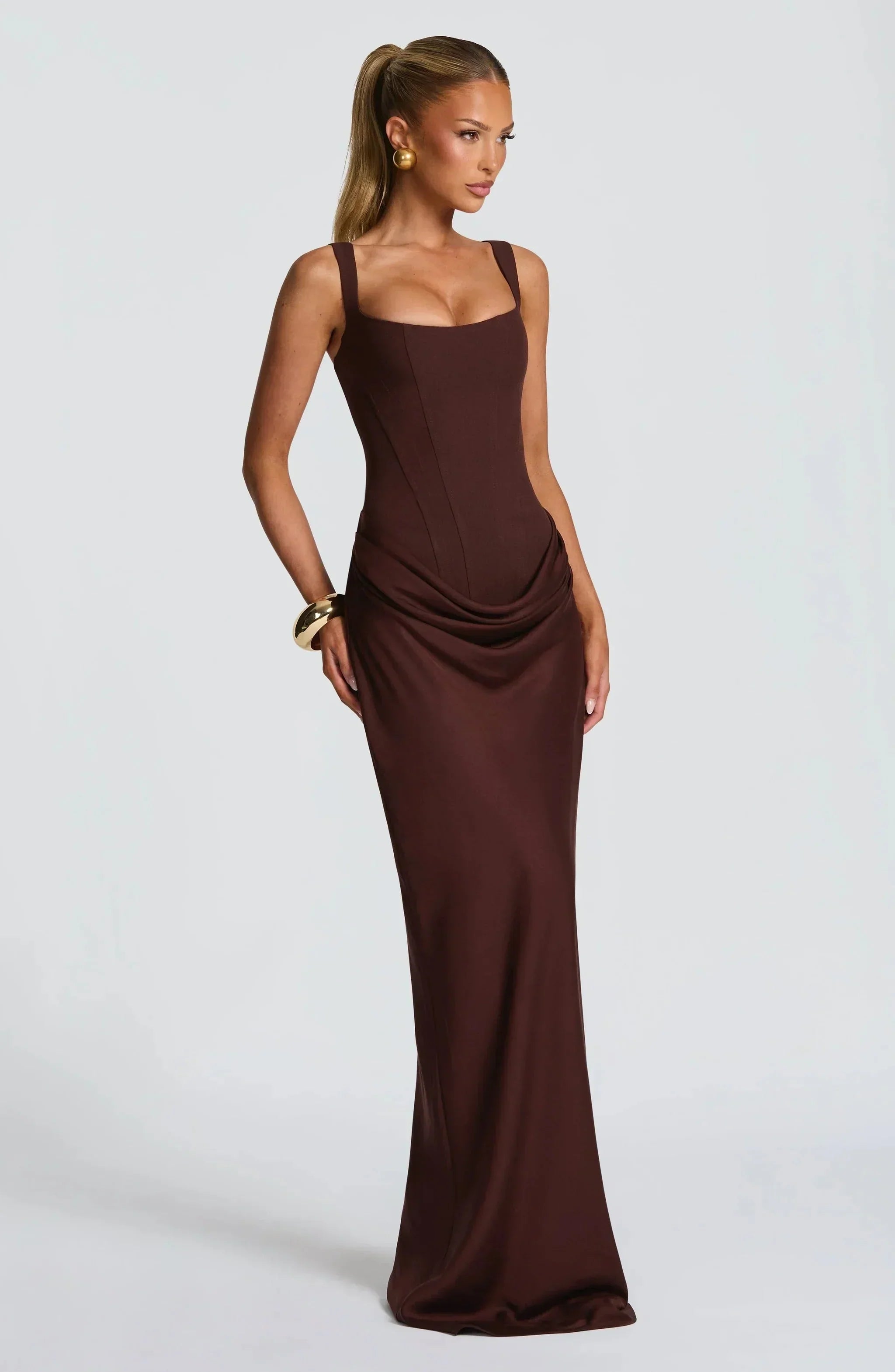 Jurk Dames Maxi Aansluitend model open rugdetail – Vorana